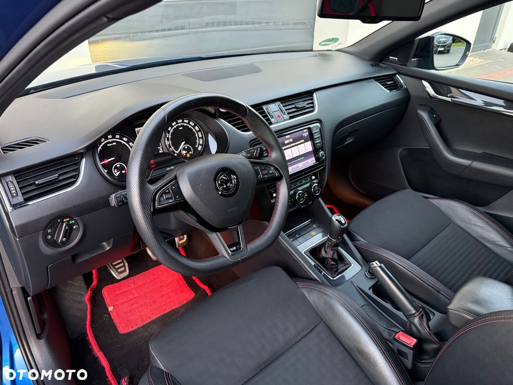 Skoda Octavia Combi 2.0 TDI RS - 15