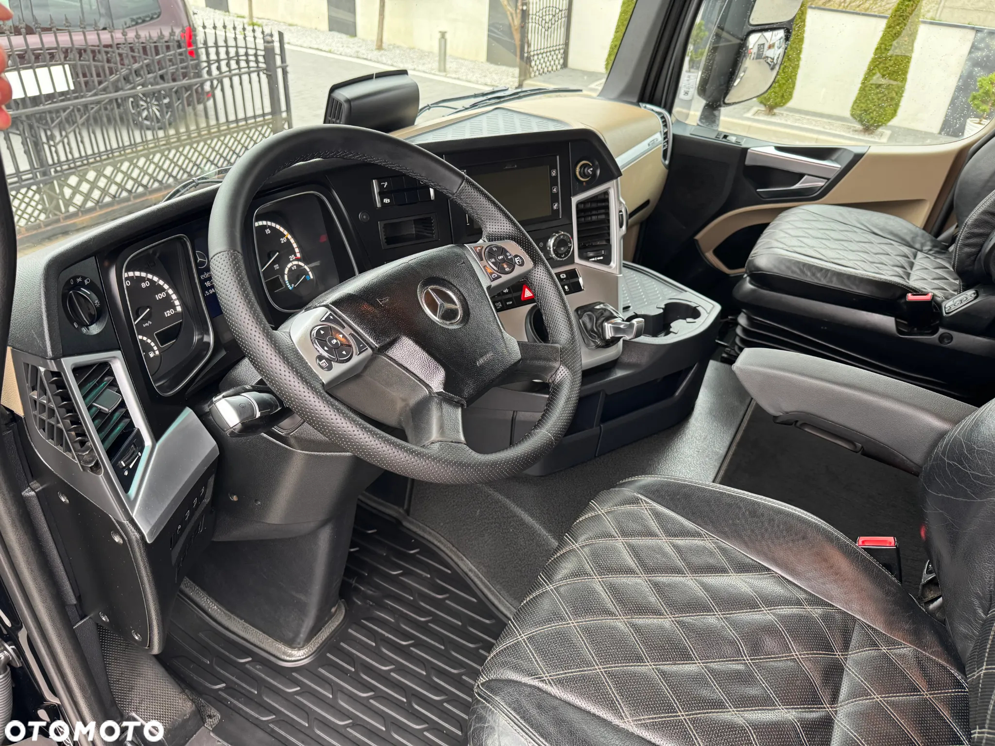 Schmitz Cargobull Naczepa wywrotka 30 m3 JAK NOWA !!! + Mercedes Actros 18.53 - 30