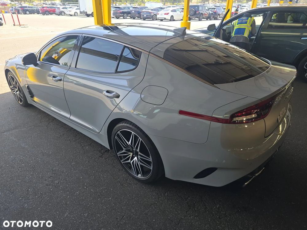 Kia Stinger - 5
