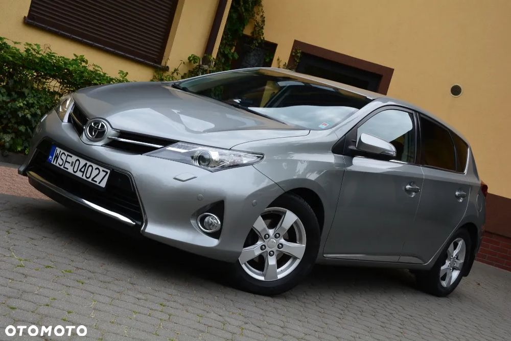Toyota Auris 1.6 Premium Comfort - 3