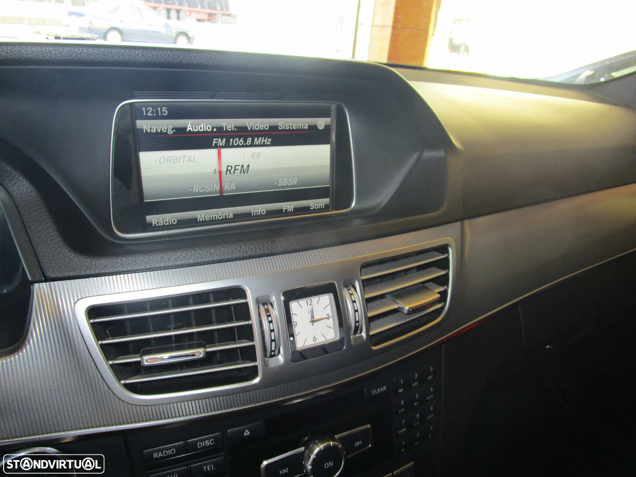 Mercedes-Benz E 300 Bluetec Hybrid Avantgarde - 26