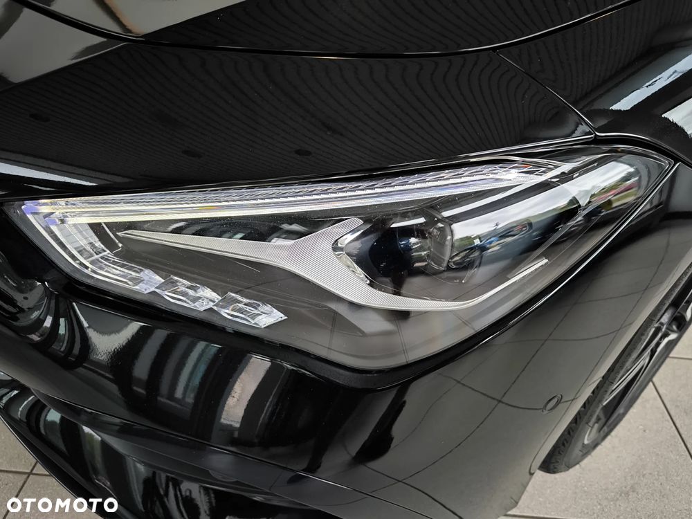Mercedes-Benz CLA 200 AMG Line 7G-DCT - 35