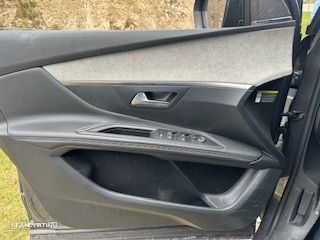 Peugeot 3008 1.2 PureTech GT Pack EAT8 - 17