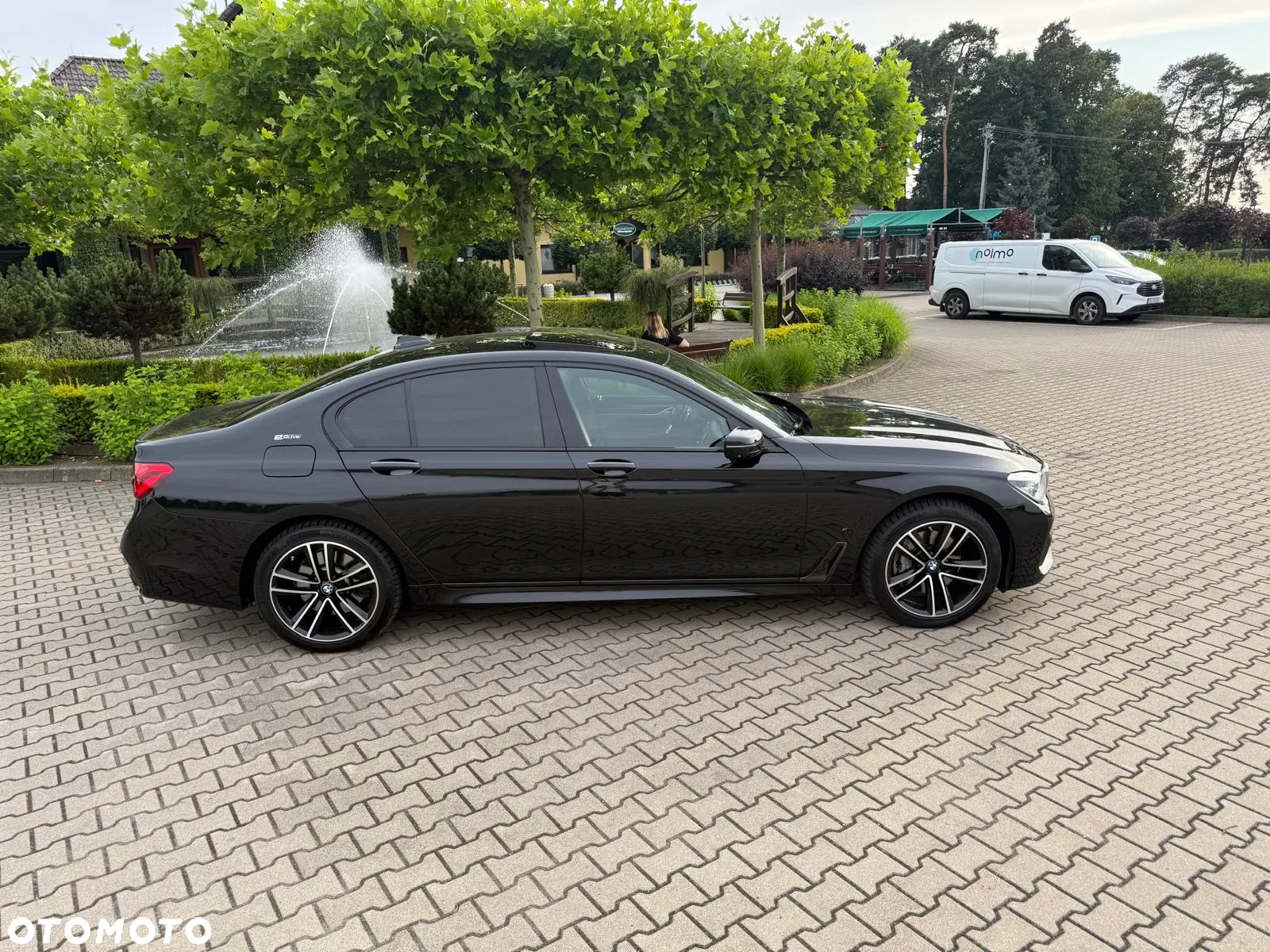 BMW Seria 7 740e iPerformance - 9