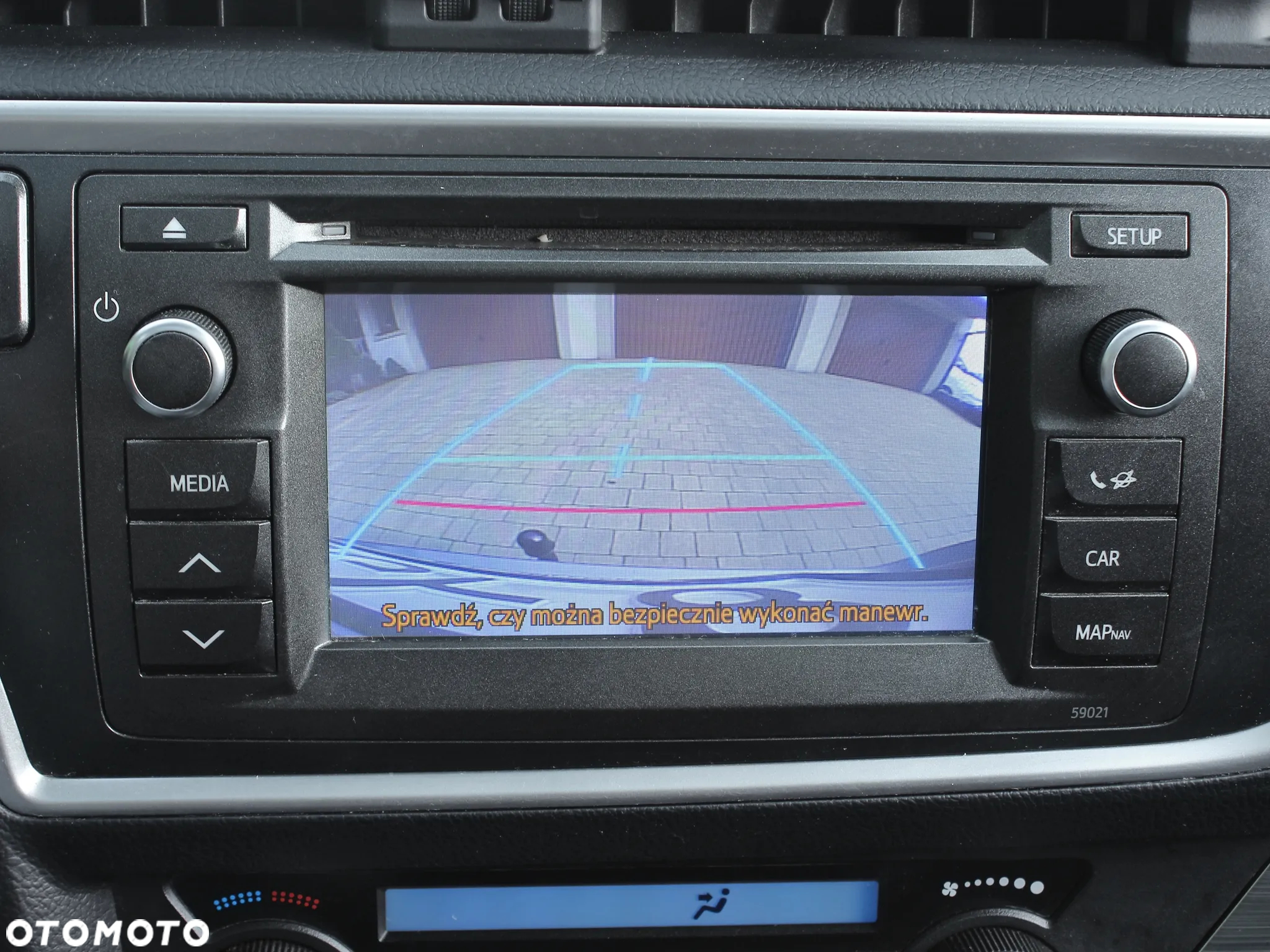 Toyota Auris 1.6 Premium - 23