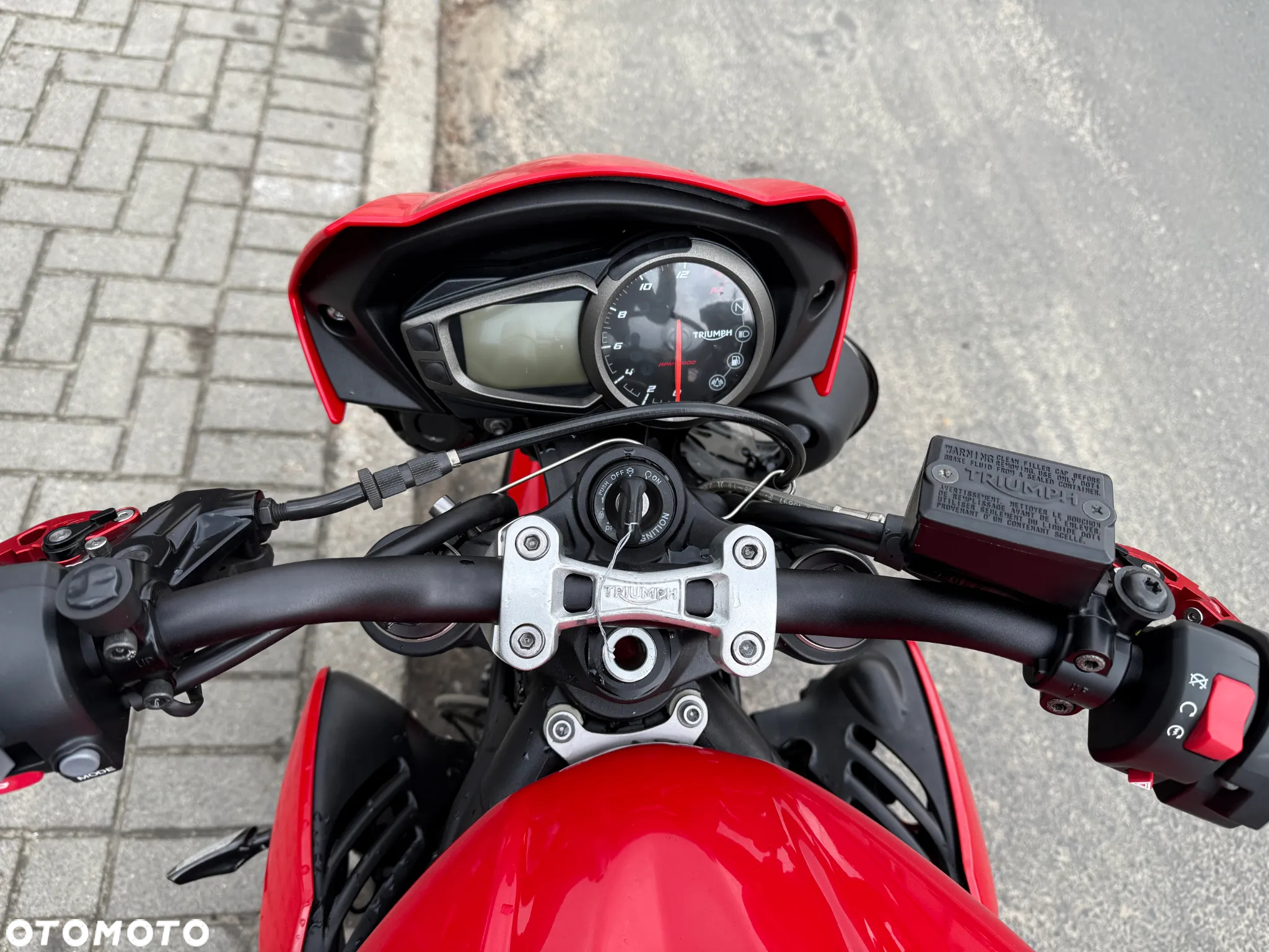 Triumph Street Triple - 10