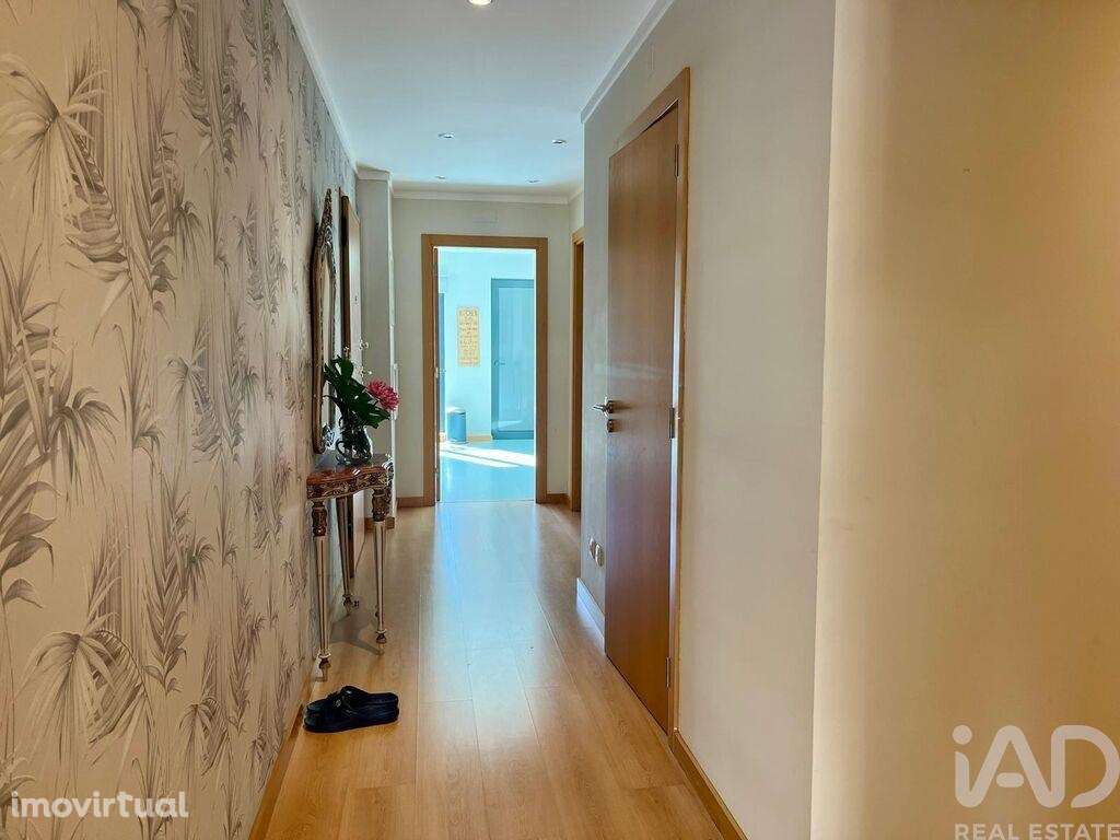 Apartamento T2 em Olhão de 134,00 m2 - Grande imagem: 3/30