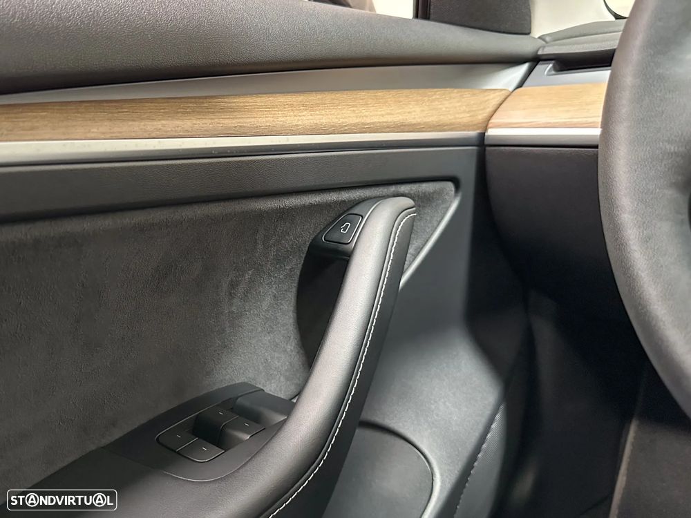 Tesla Model 3 Standard Range Plus RWD - 48