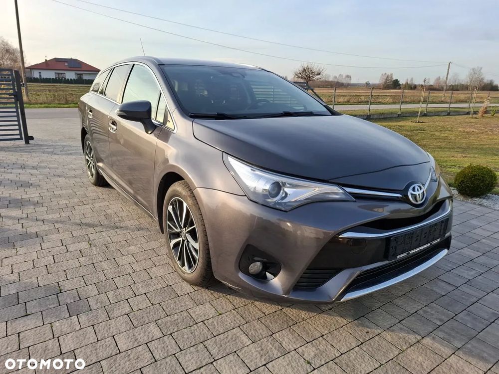 Toyota Avensis 2.0 D-4D Prestige - 14