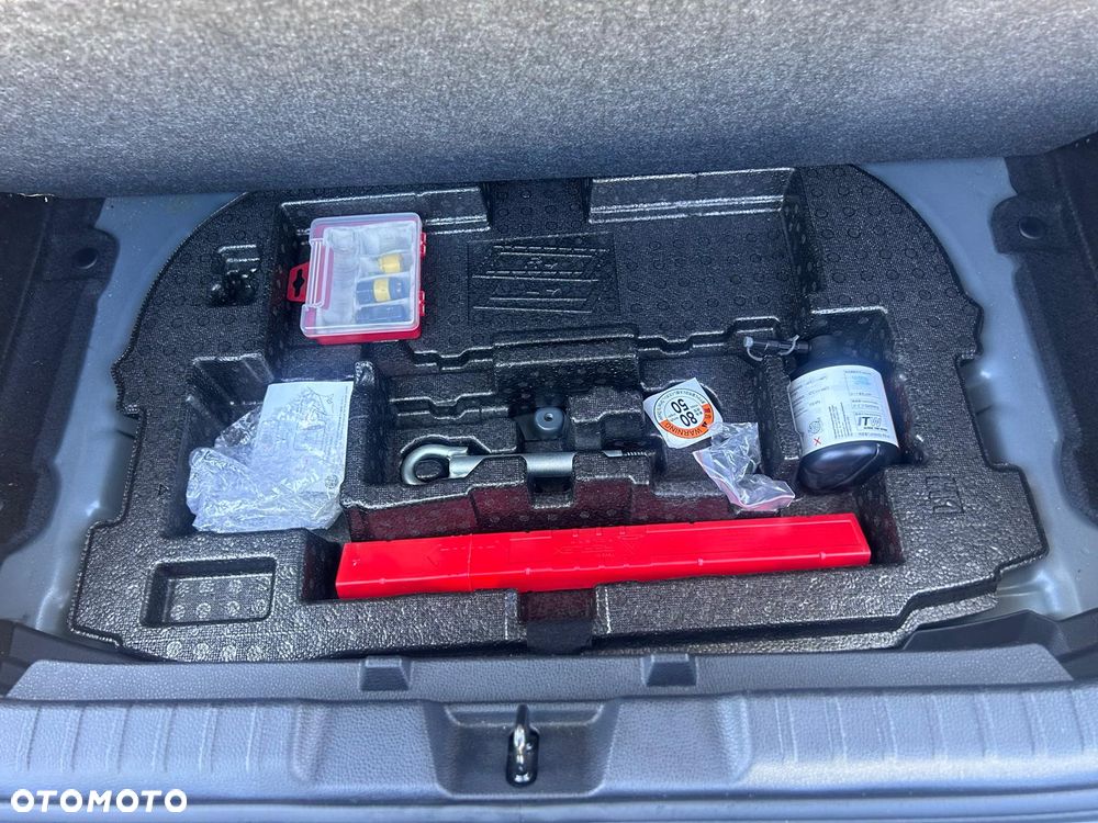 Toyota Corolla 1.8 Hybrid Comfort - 18