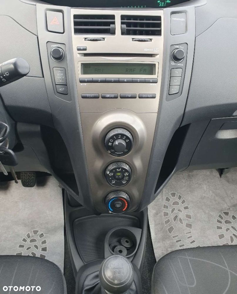 Toyota Yaris - 21
