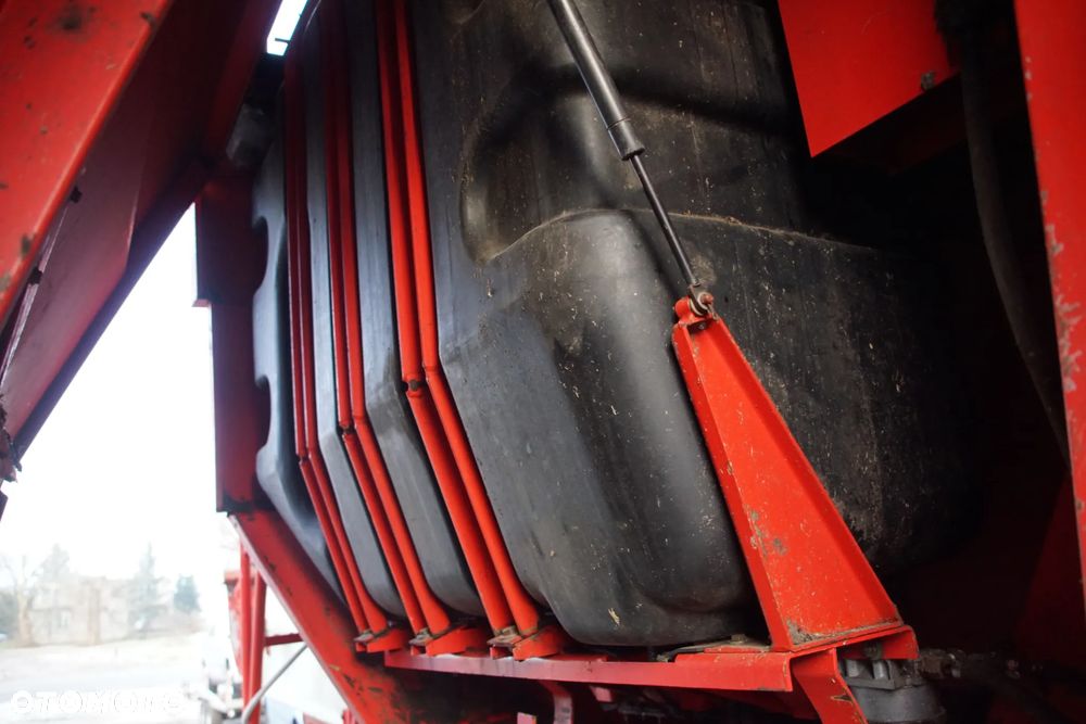 Kombajn na części - Massey Ferguson MF 36 7.6 220 KM 612 DSL 1997R Silnik Skrzynia Kabina Lampa Lusterko Schody Koło Deska Kokpit Sterownik Moduł Czujnik Kierownica Fotel - 18