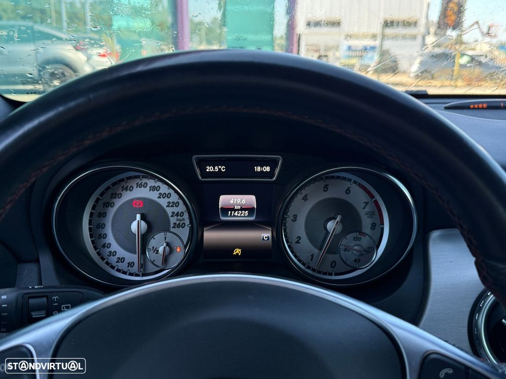 Mercedes-Benz GLA 180 AMG Line - 18