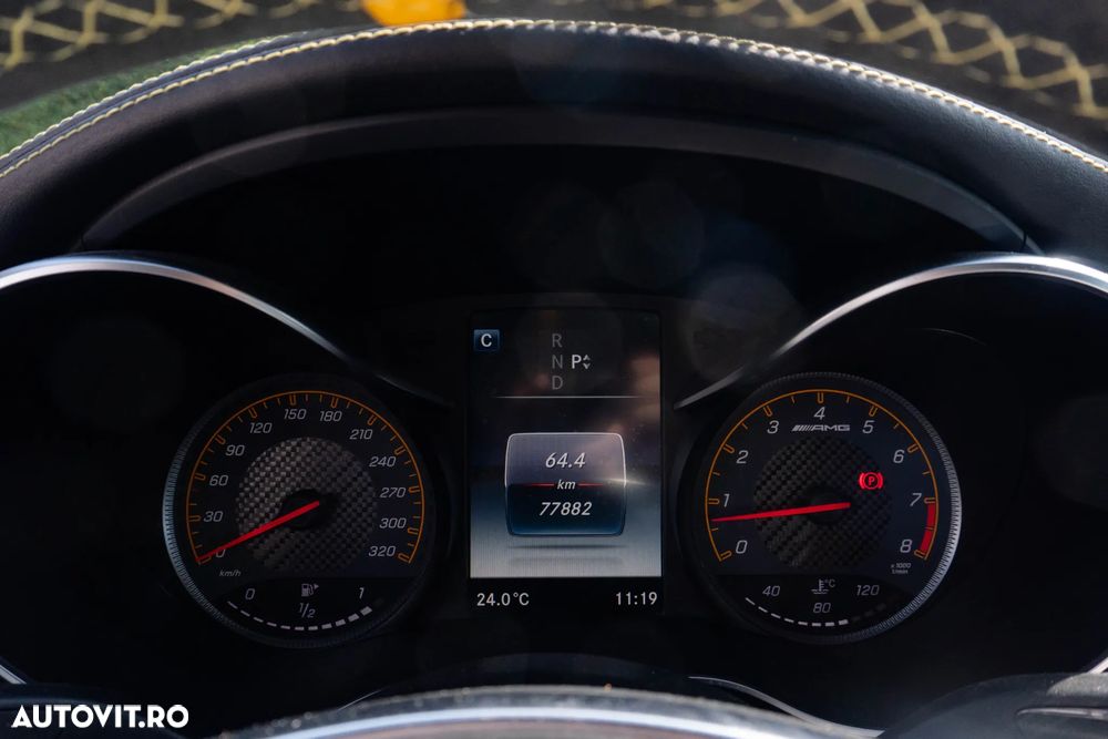Mercedes-Benz C 63 AMG - 16