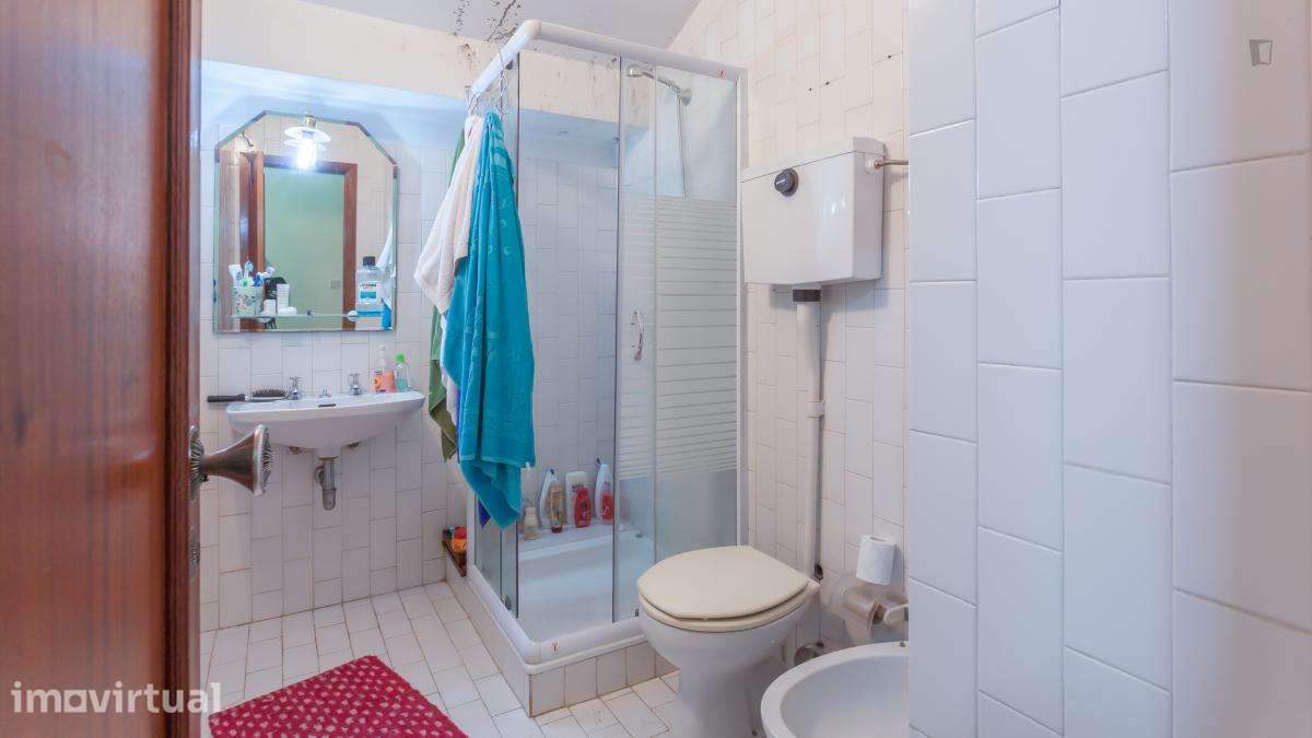 Quarto - localizado em Paranhos Porto - Grande imagem: 2/28