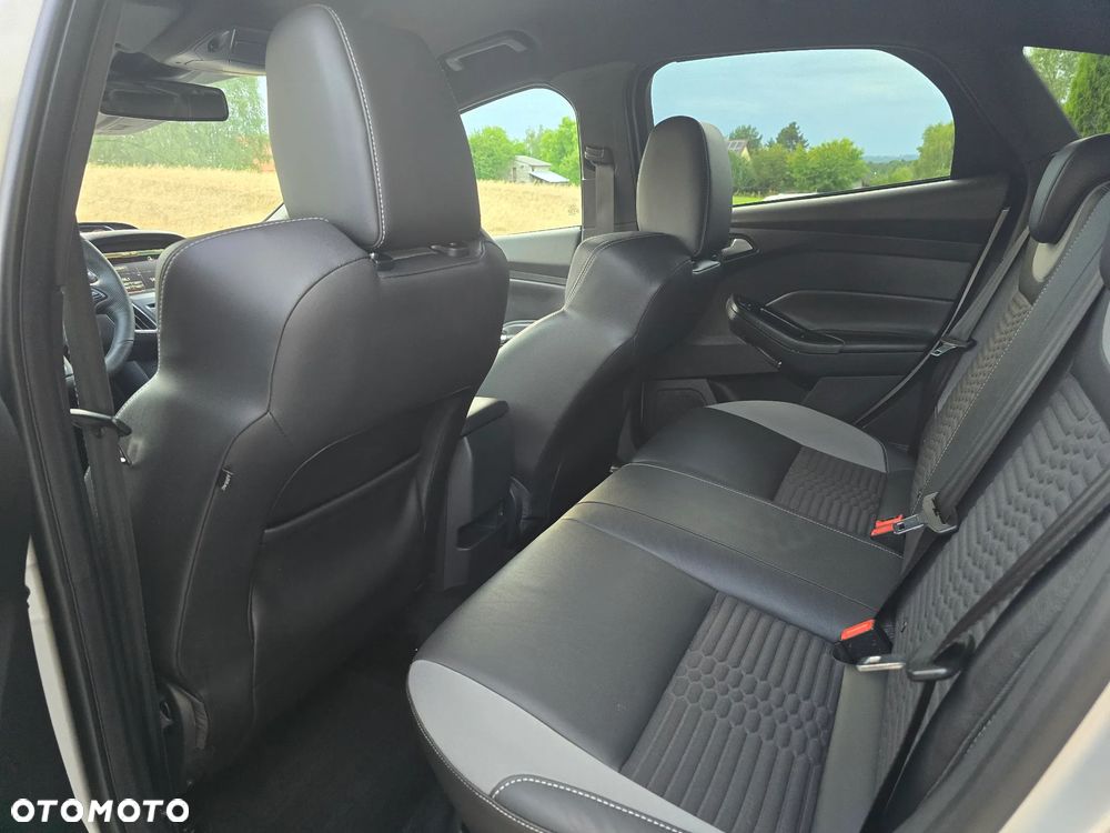 Ford Focus 2.0 EcoBoost ST mit Leder-Sport-Paket - 26