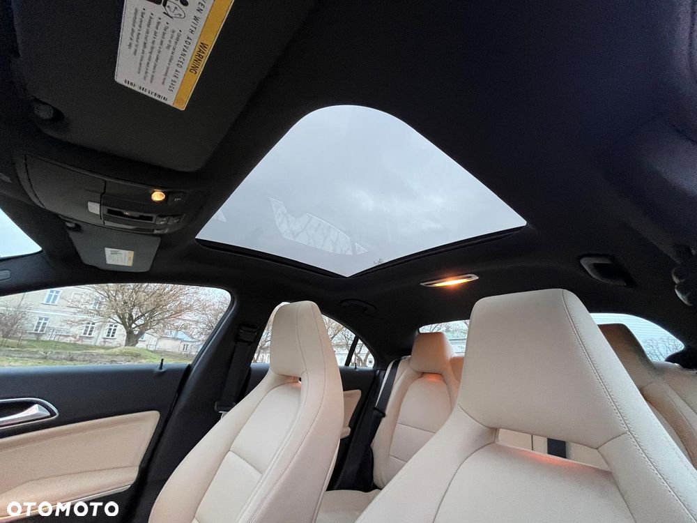 Mercedes-Benz CLA 250 4Matic 7G-DCT - 16