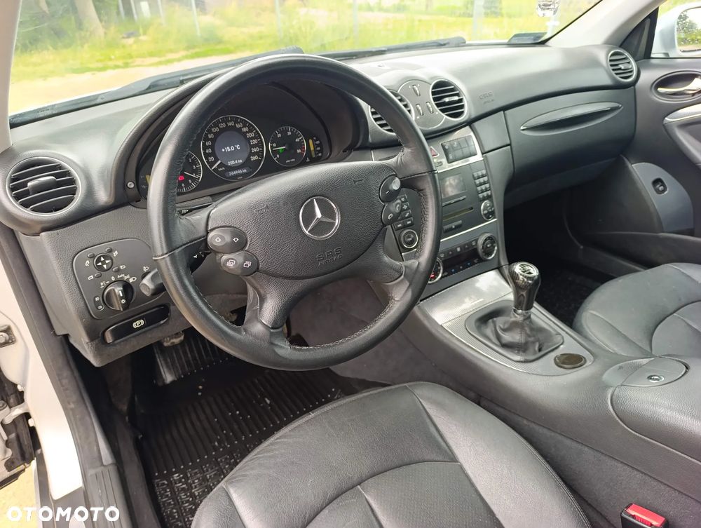 Mercedes-Benz CLK 270 CDI Avantgarde - 12