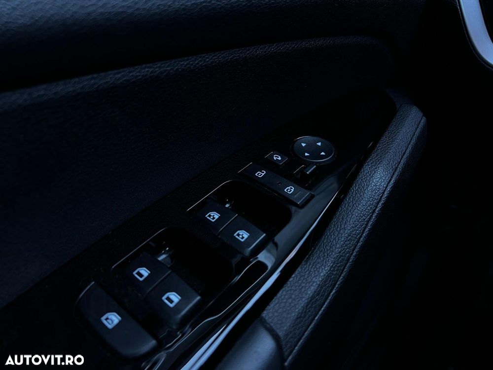 Kia Sportage 1.6 T-GDI HEV 6AT 4x2 Business Line - 28