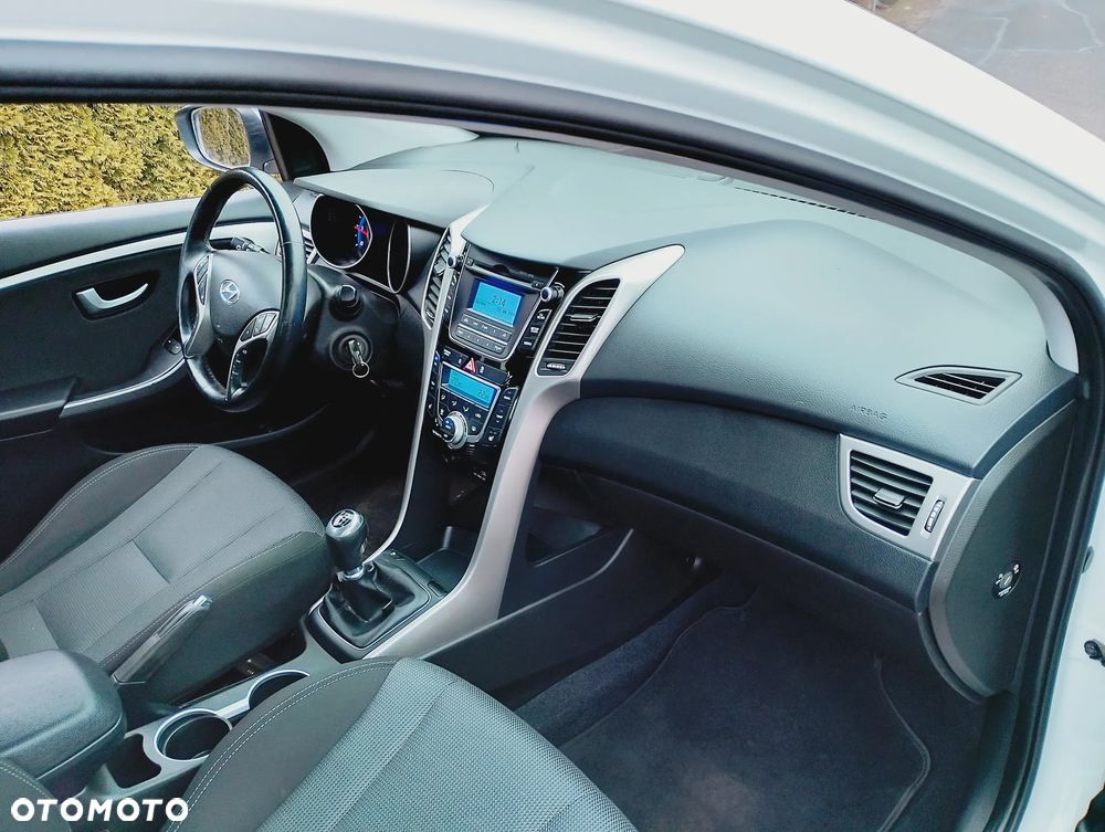 Hyundai i30 1.6 CRDI Family+ - 9