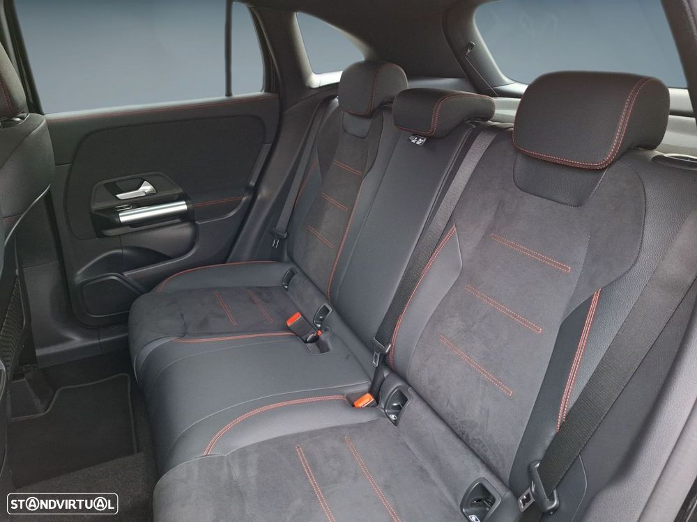 Mercedes-Benz GLA 200 d Edition 1 - 14