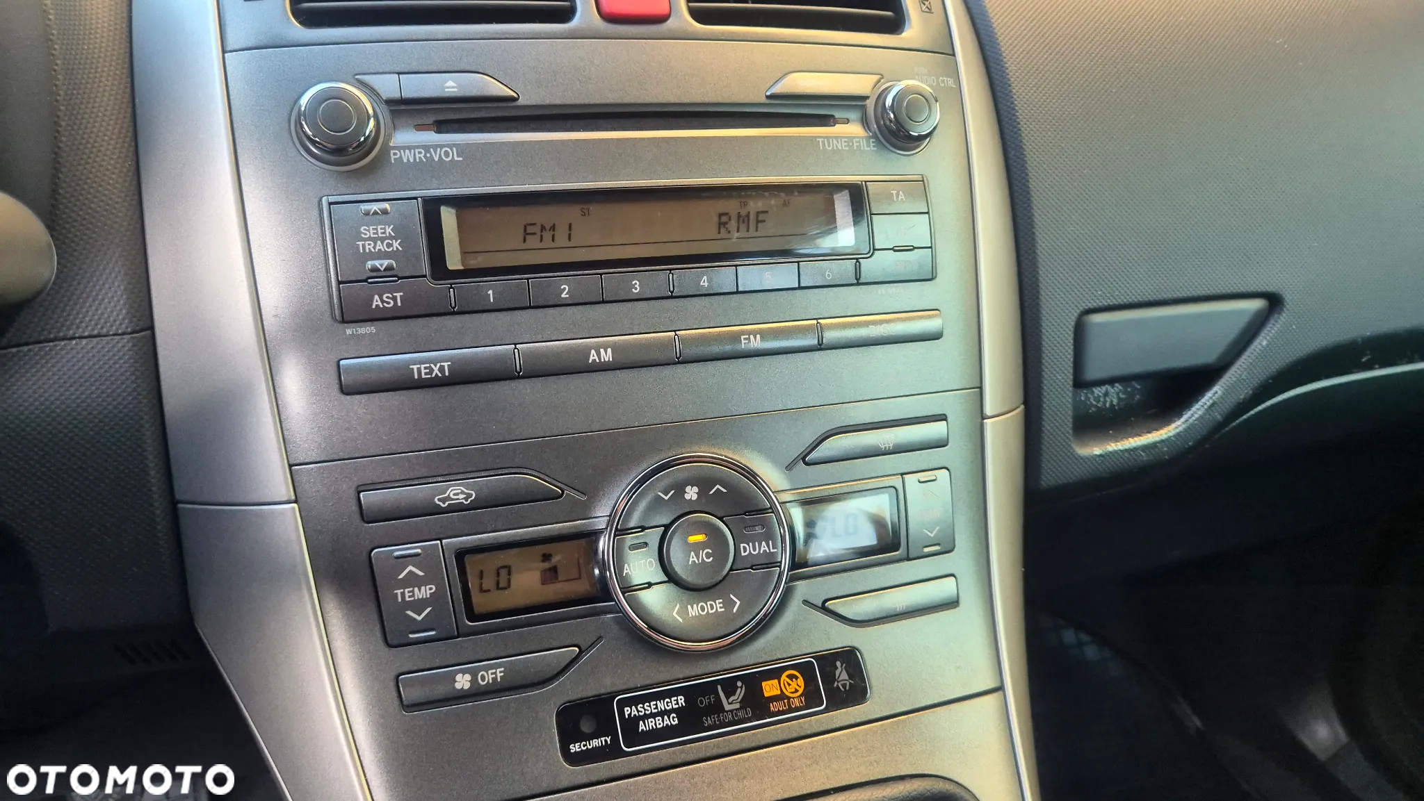 Toyota Auris 1.6 VVT-i Sol - 22