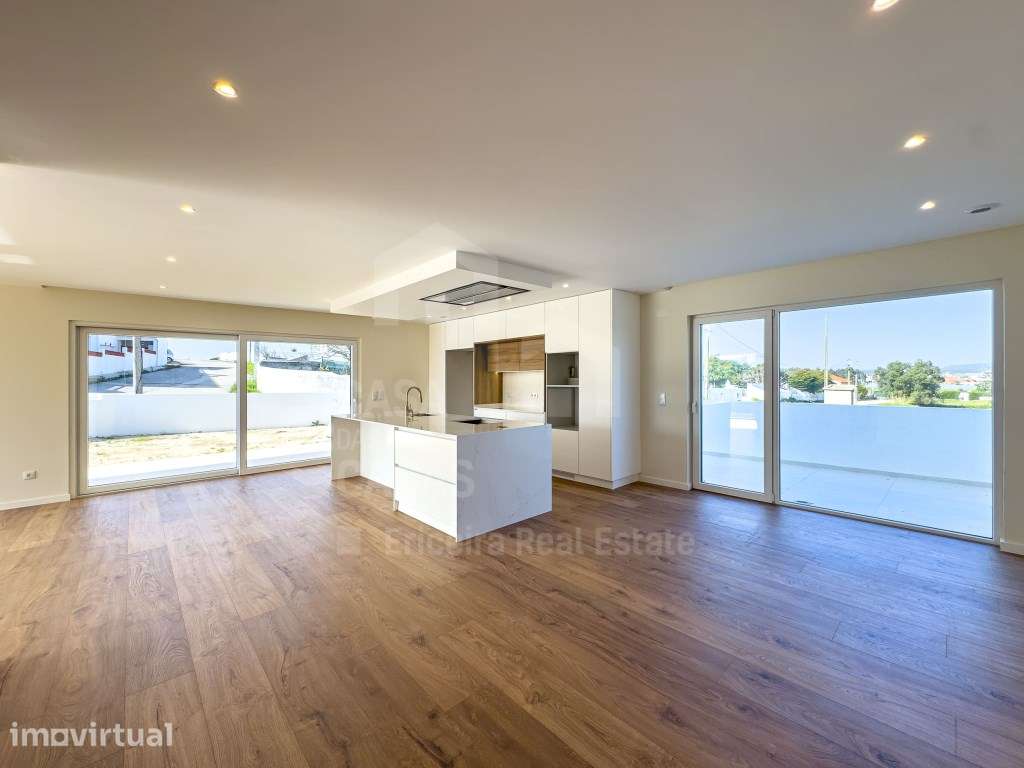 Vende Moradia T4 - Ericeira 18 km, A Casa das Casas - Grande imagem: 4/42