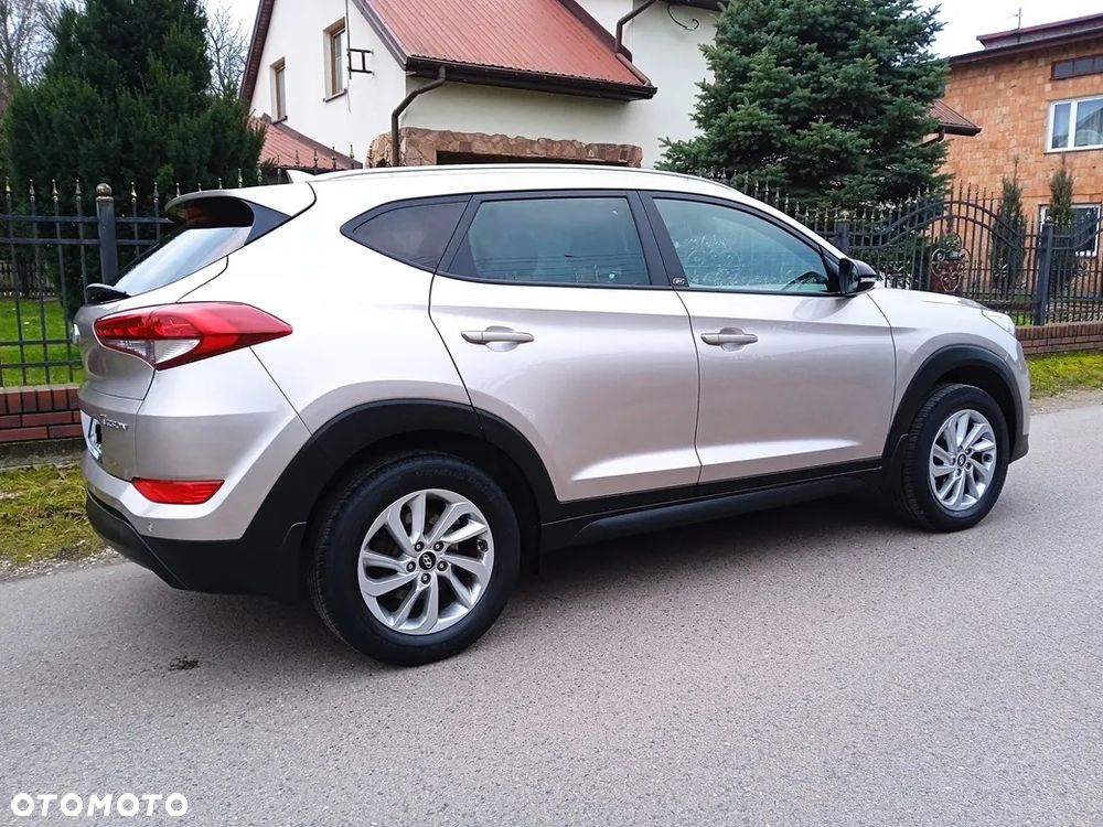 Hyundai Tucson 1.6 GDI BlueDrive GO 2WD - 27