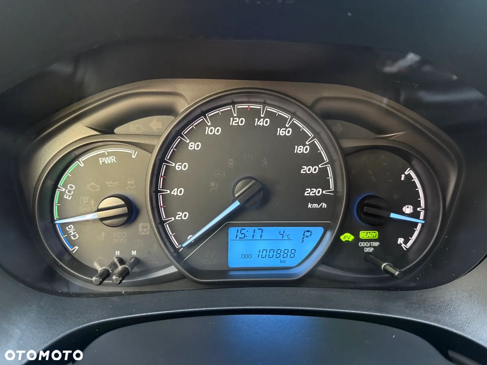Toyota Yaris Hybrid 100 Active - 22