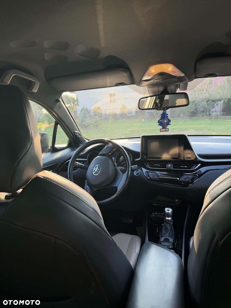 Toyota C-HR - 11