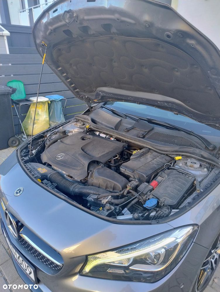 Mercedes-Benz CLA 180 7G-DCT UrbanStyle Edition - 22