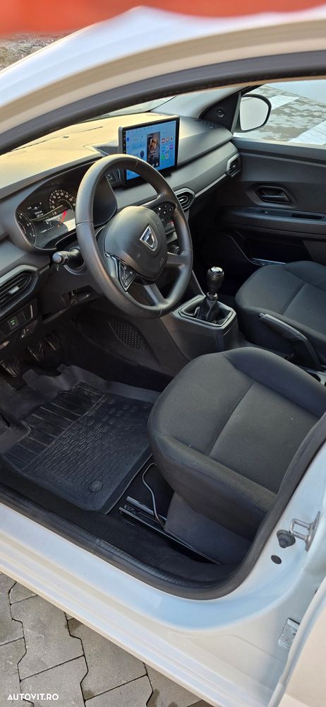 Dacia Logan TCe 90 Essential - 6