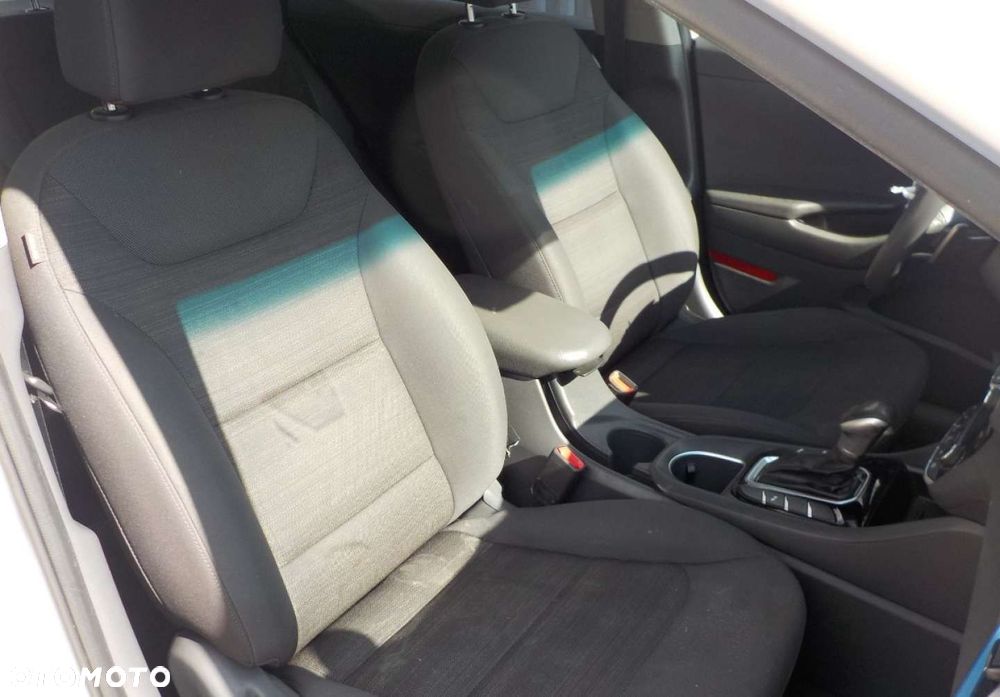 Hyundai IONIQ - 23