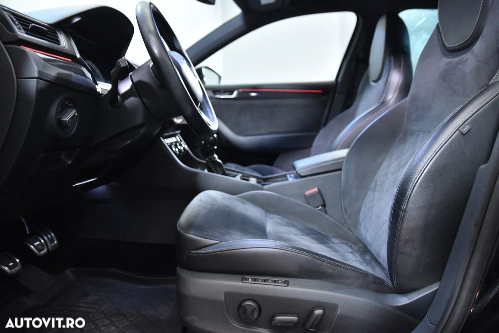 Skoda Superb 2.0 TDI DSG Sportline - 26