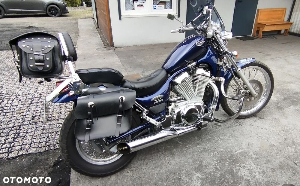 Suzuki Intruder - 2