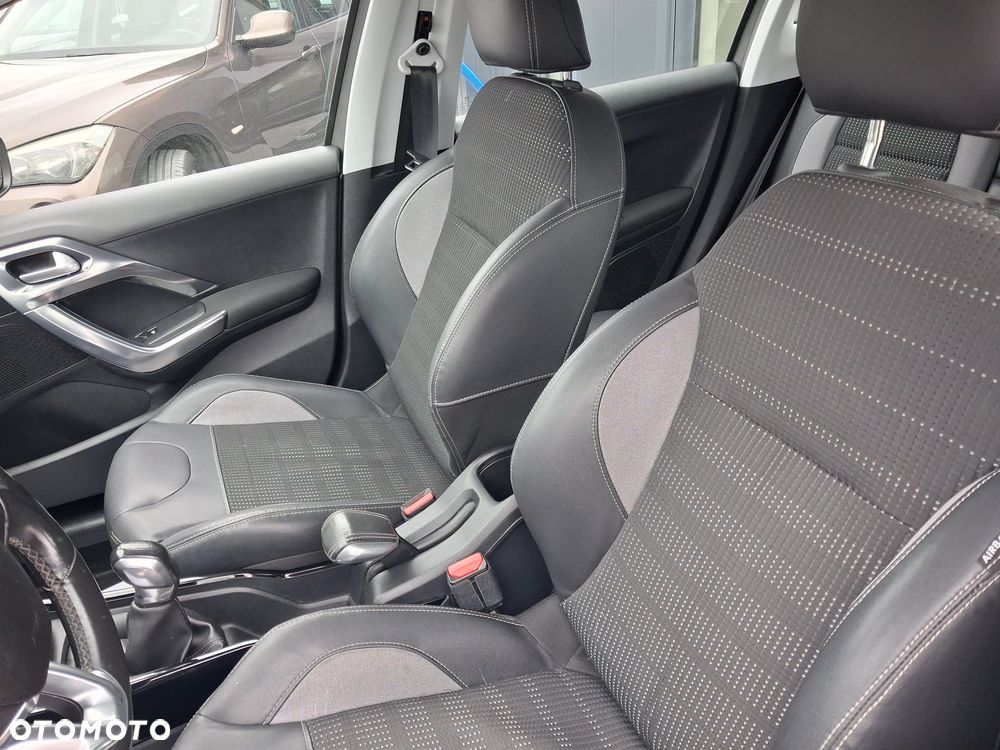 Peugeot 2008 PureTech 82 Allure - 16