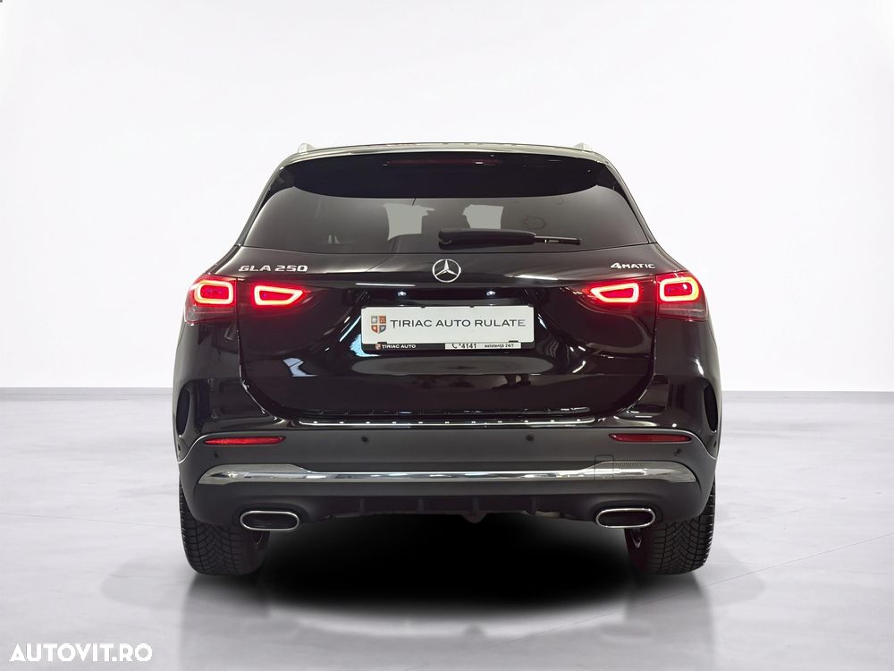 Mercedes-Benz GLA ver-250-4matic-7g--dct-amg-line - 5