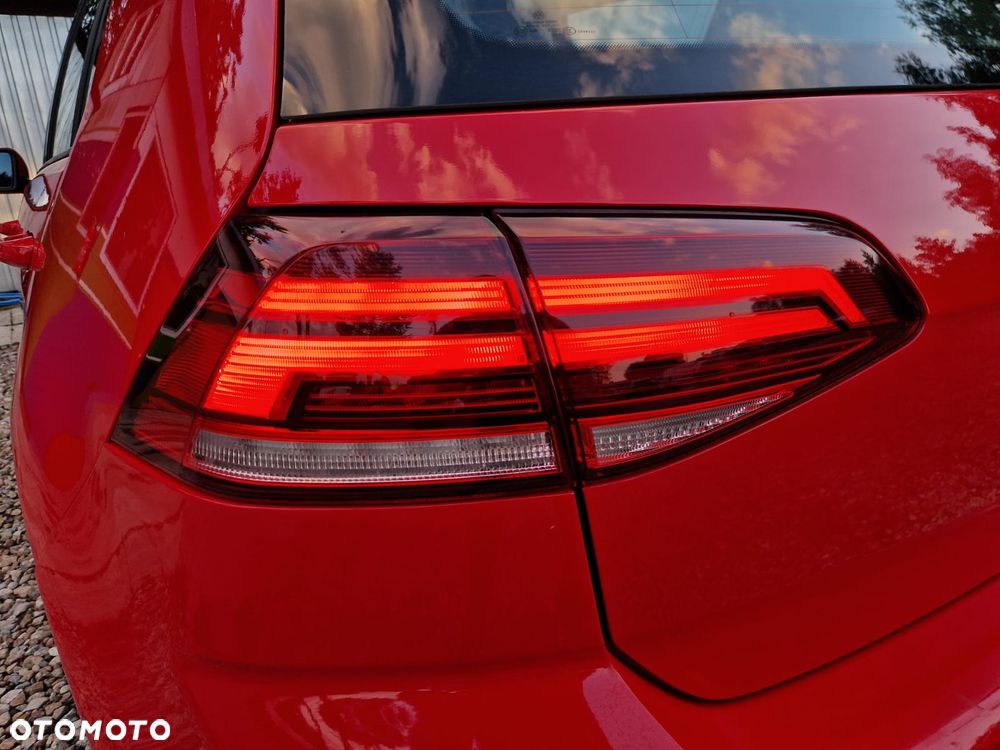 Volkswagen Golf - 22