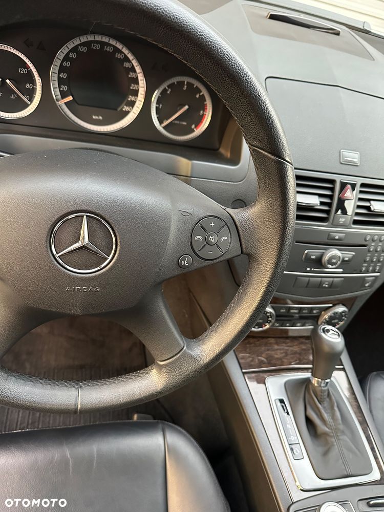 Mercedes-Benz Klasa C 320 CDI DPF 4Matic 7G-TRONIC Elegance - 8