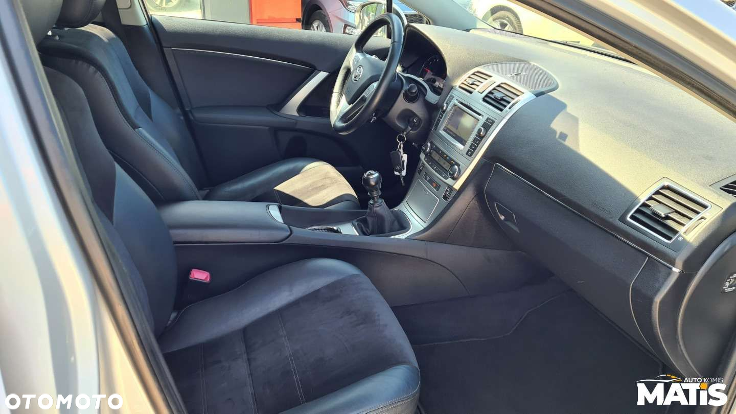 Toyota Avensis - 29
