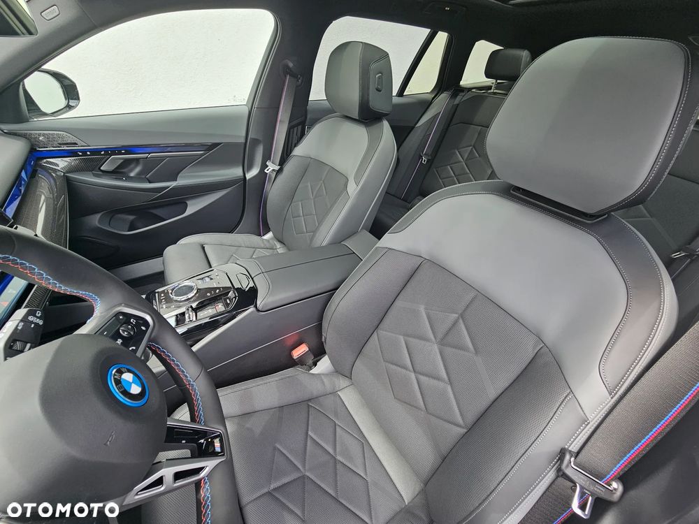 BMW i5 83.9kWh M60 xDrive - 13