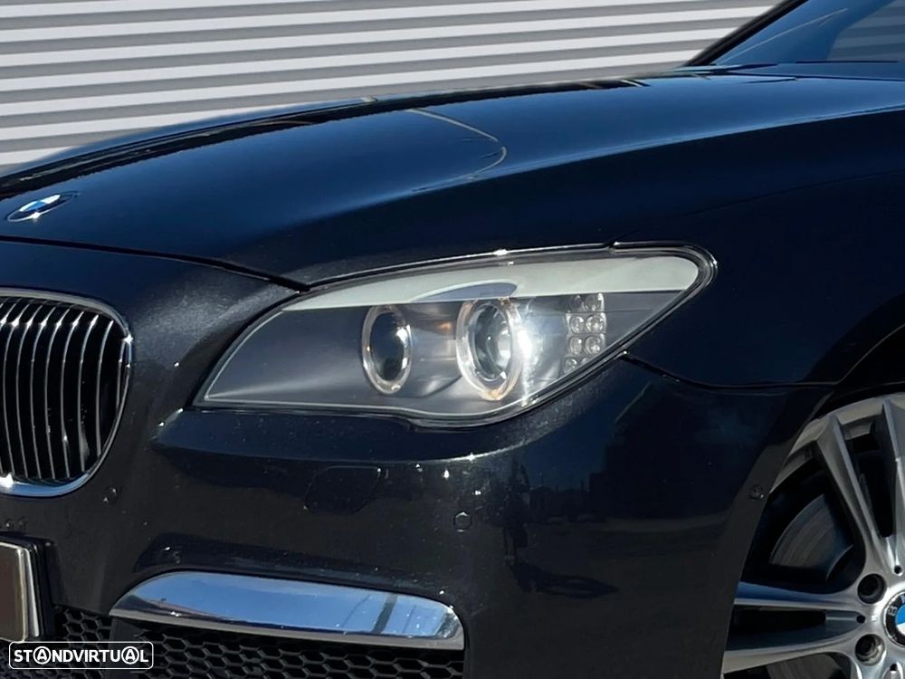 BMW 740 d Pack M - 42