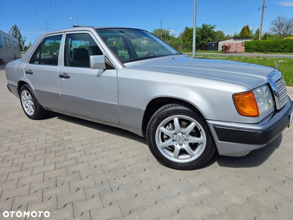 Mercedes-Benz W124 (1984-1993) - 28