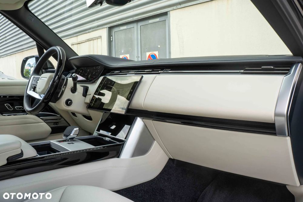 Land Rover Range Rover 4.4 V8 P535 Autobiography - 16