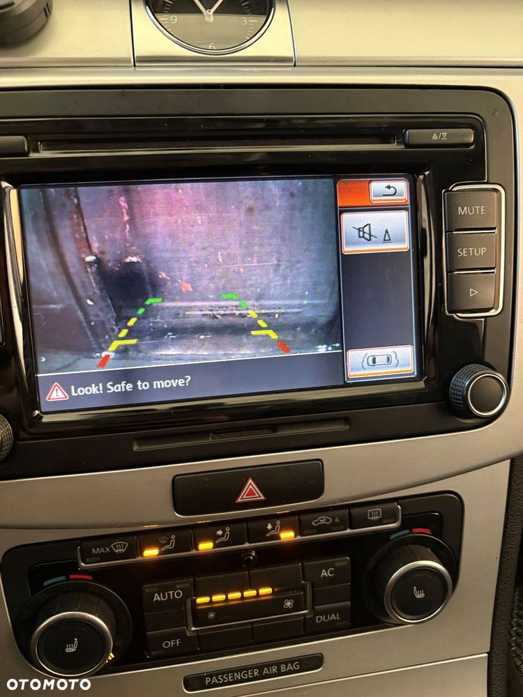 Volkswagen Passat 1.6 TDI Comfortline - 24