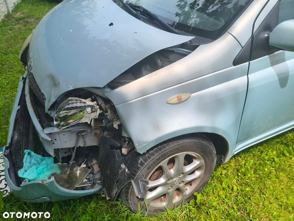 Toyota Yaris - 2