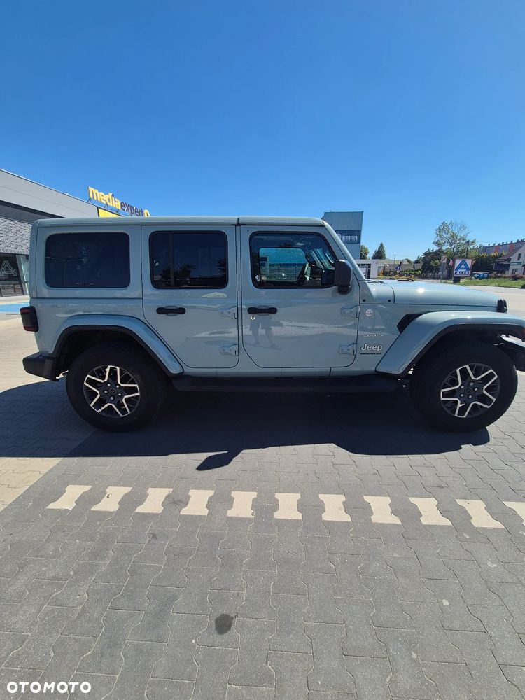 Jeep Wrangler - 24