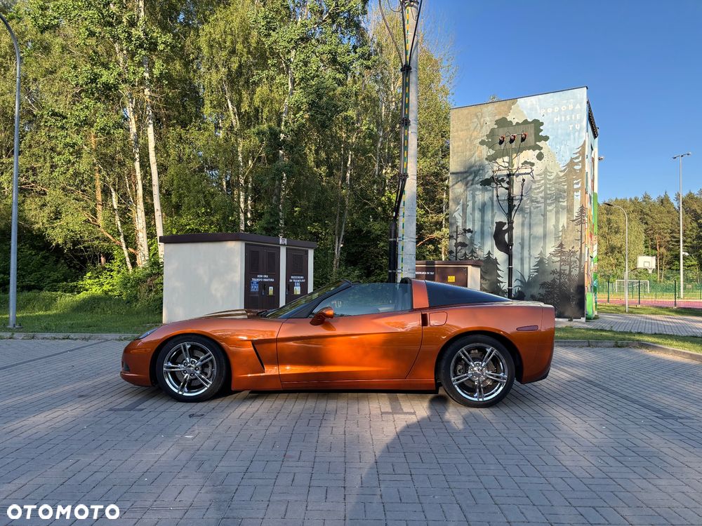 Chevrolet Corvette - 17