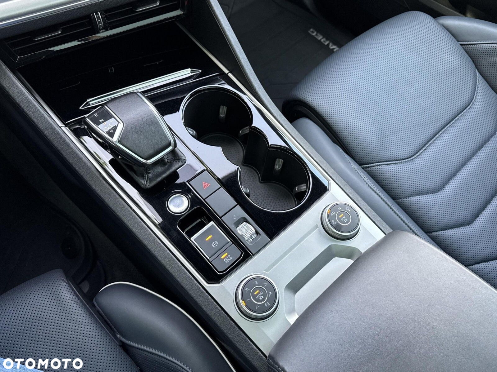 Volkswagen Touareg - 21