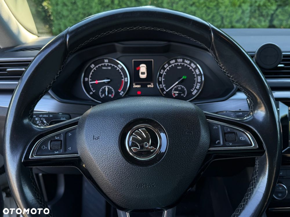 Skoda Superb 1.6 TDI Style DSG - 22